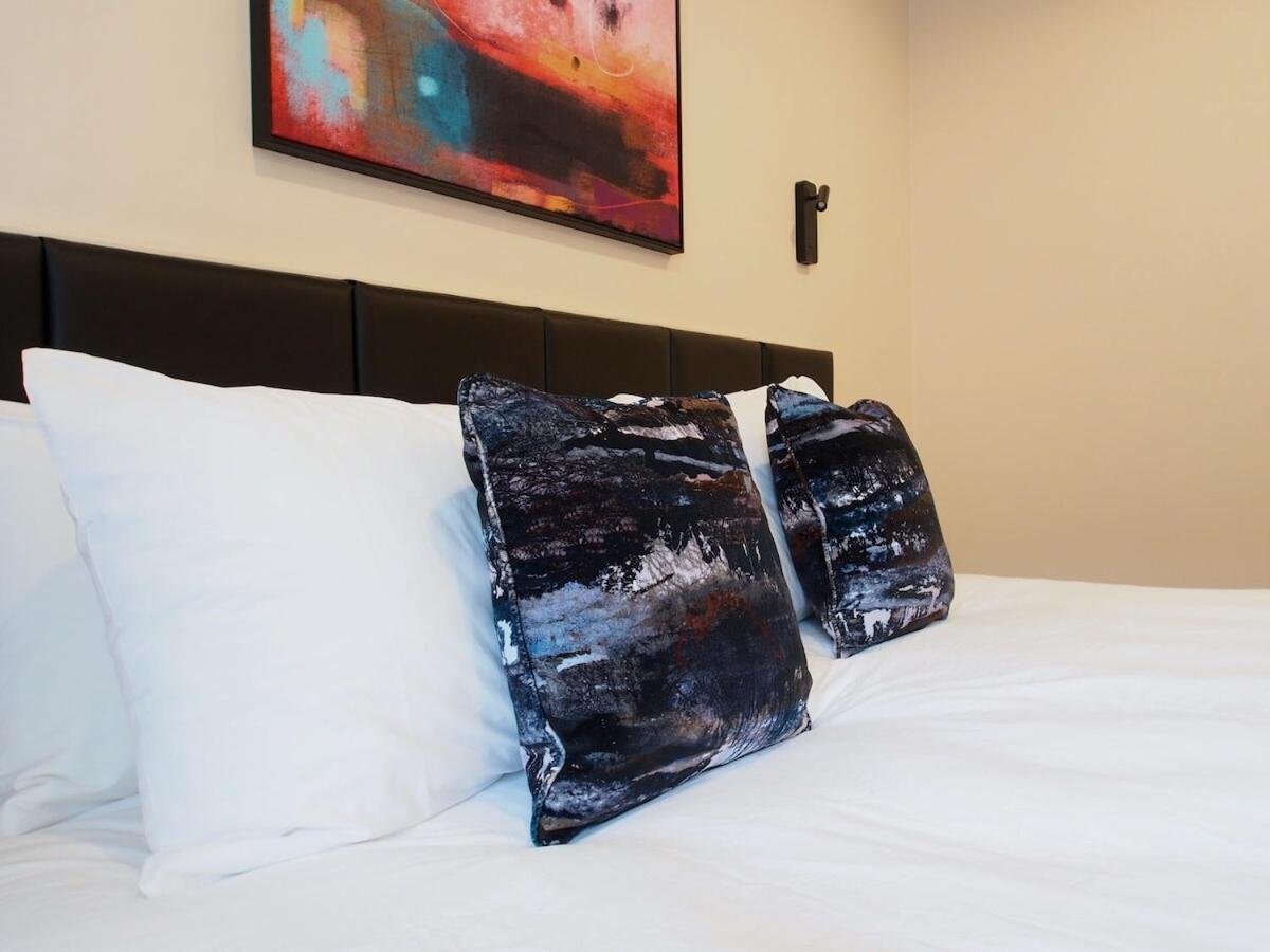 Chic And Classy On Easter Road - Flat 1, Elgin House Apartment *